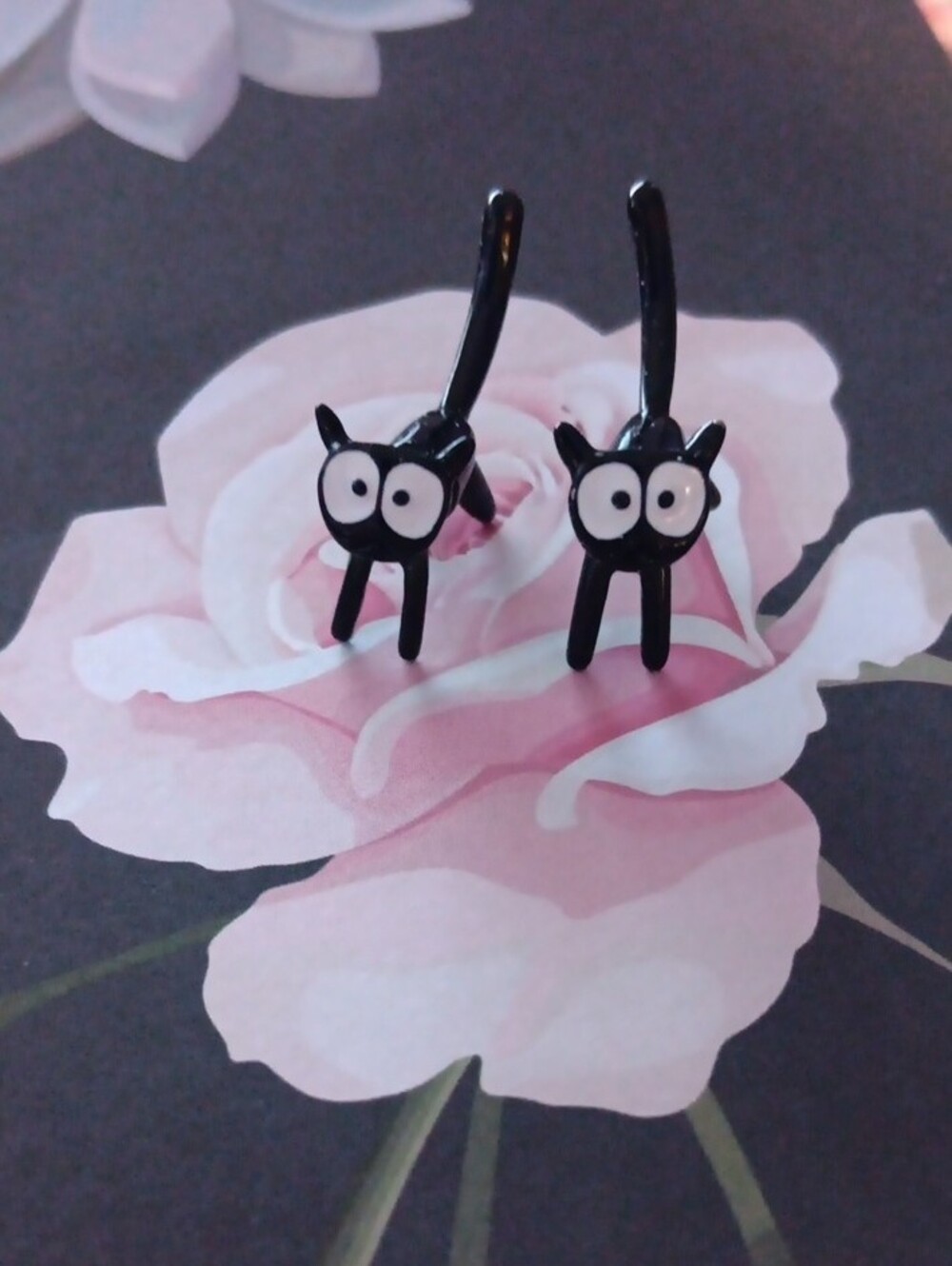 "Big Eyes" Playful Black Cat Stud Earrings New!